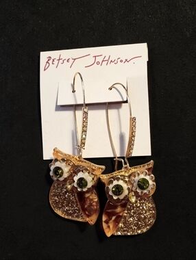 NWT Betsey Johnson Sparkly Gold Owl Earrings